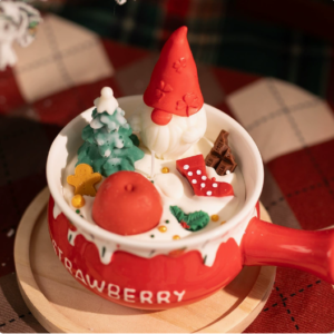 Christmas Gnome Strawberry Pot Scented Candle, Hand Poured Natural Soy Wax Aromatherapy Candle, Holiday Home Decor Gift