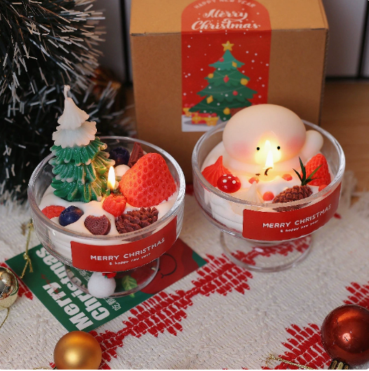 Christmas Gnome & Tree Scented Candle, Hand Poured Natural Soy Wax Aromatherapy Candle, Holiday Home Decor Gift
